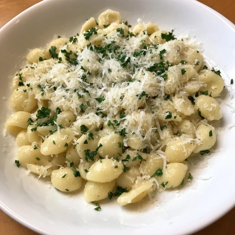 Enjoy this easy, flavorful 15-Minute Garlic Parmesan Pasta, a quick weeknight dinner, ready in a single pot.